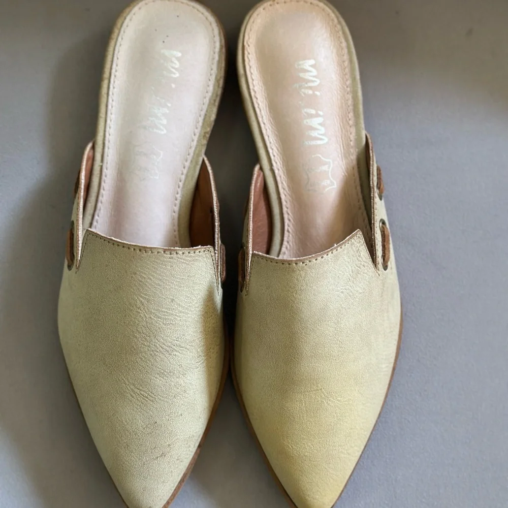 Slip On - Picture 2 of 2